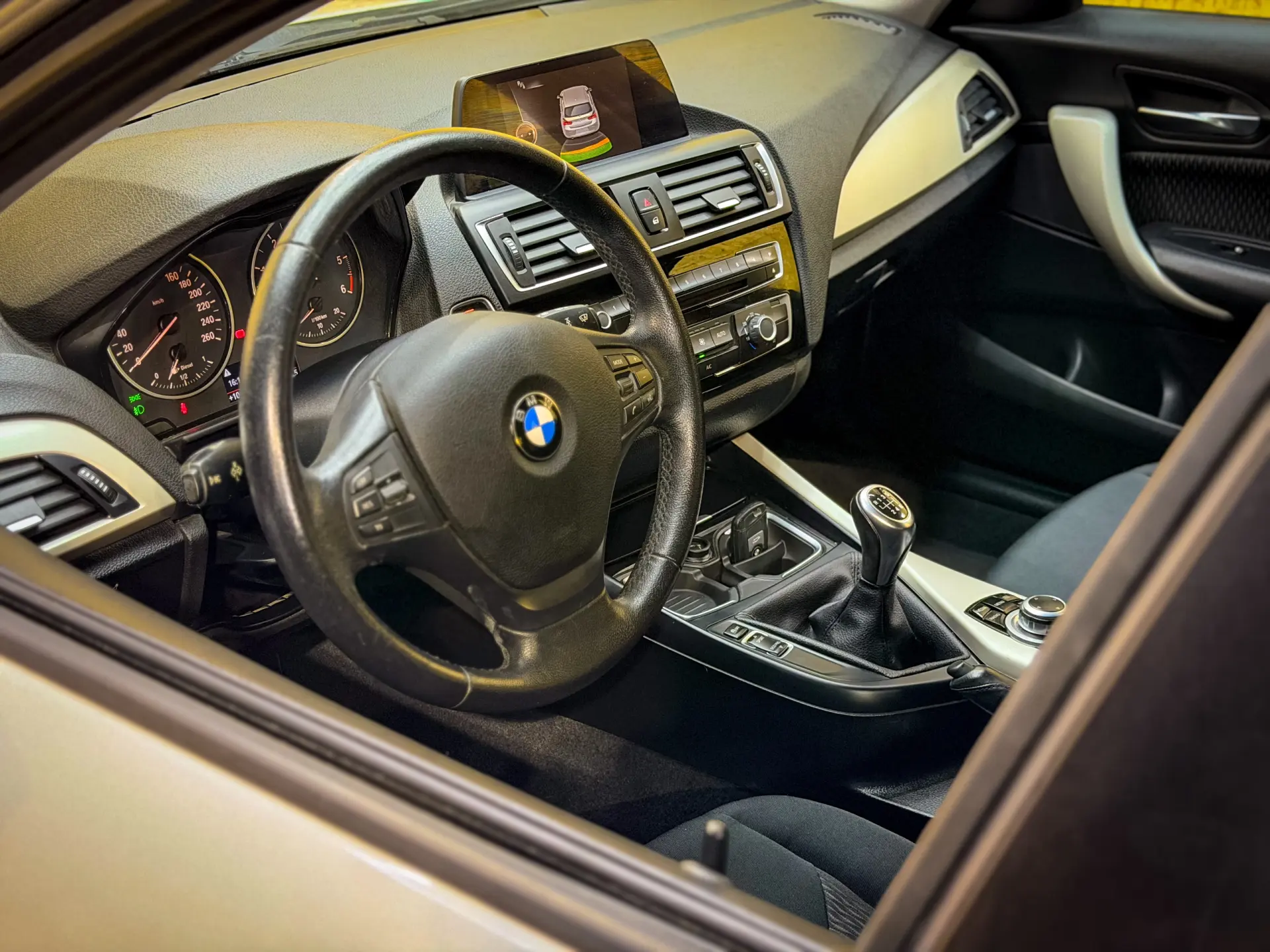 BMW 116 d EfficientDynamics 27