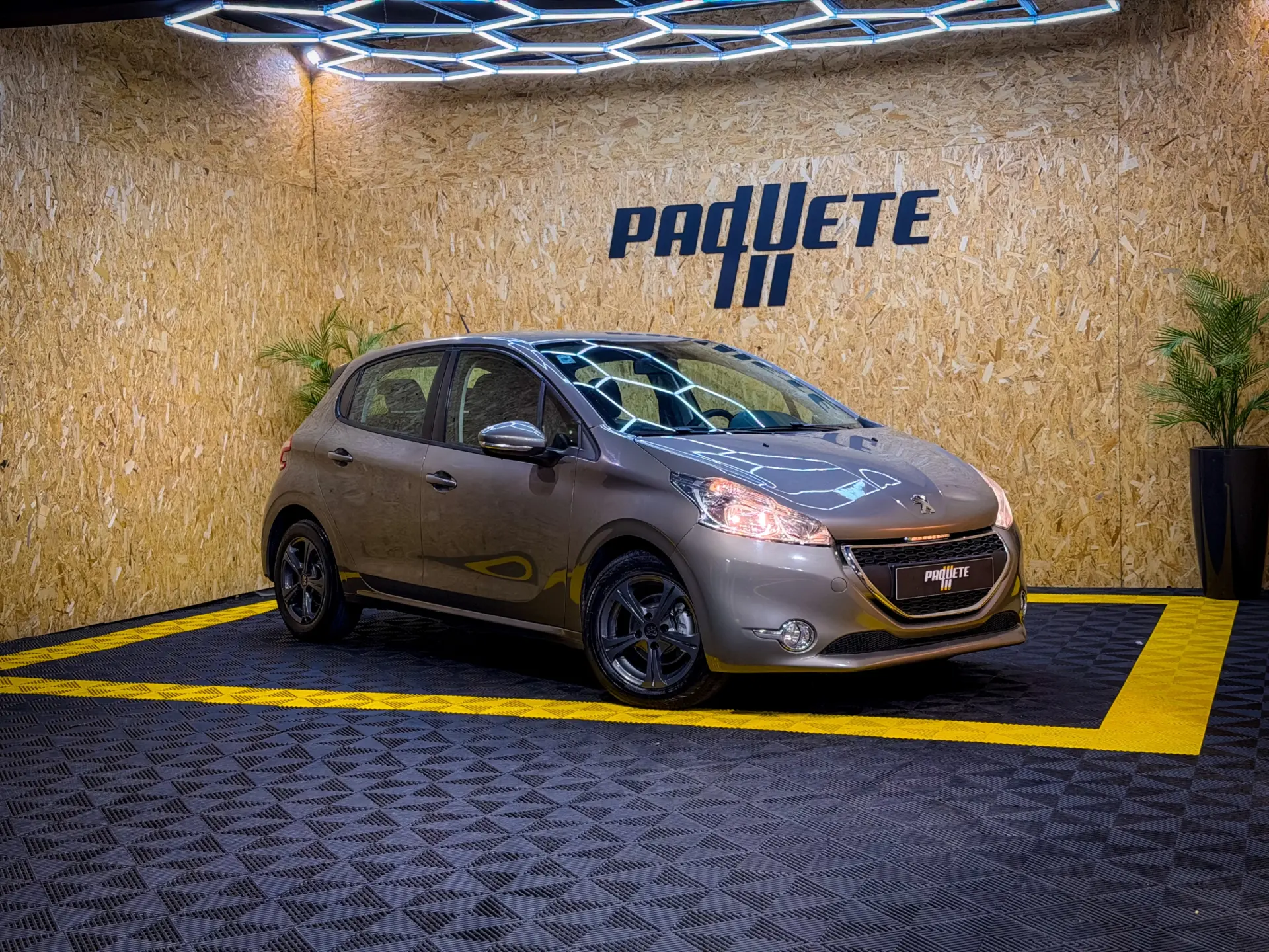 Peugeot 208 1.6 e-HDi SE Style 1
