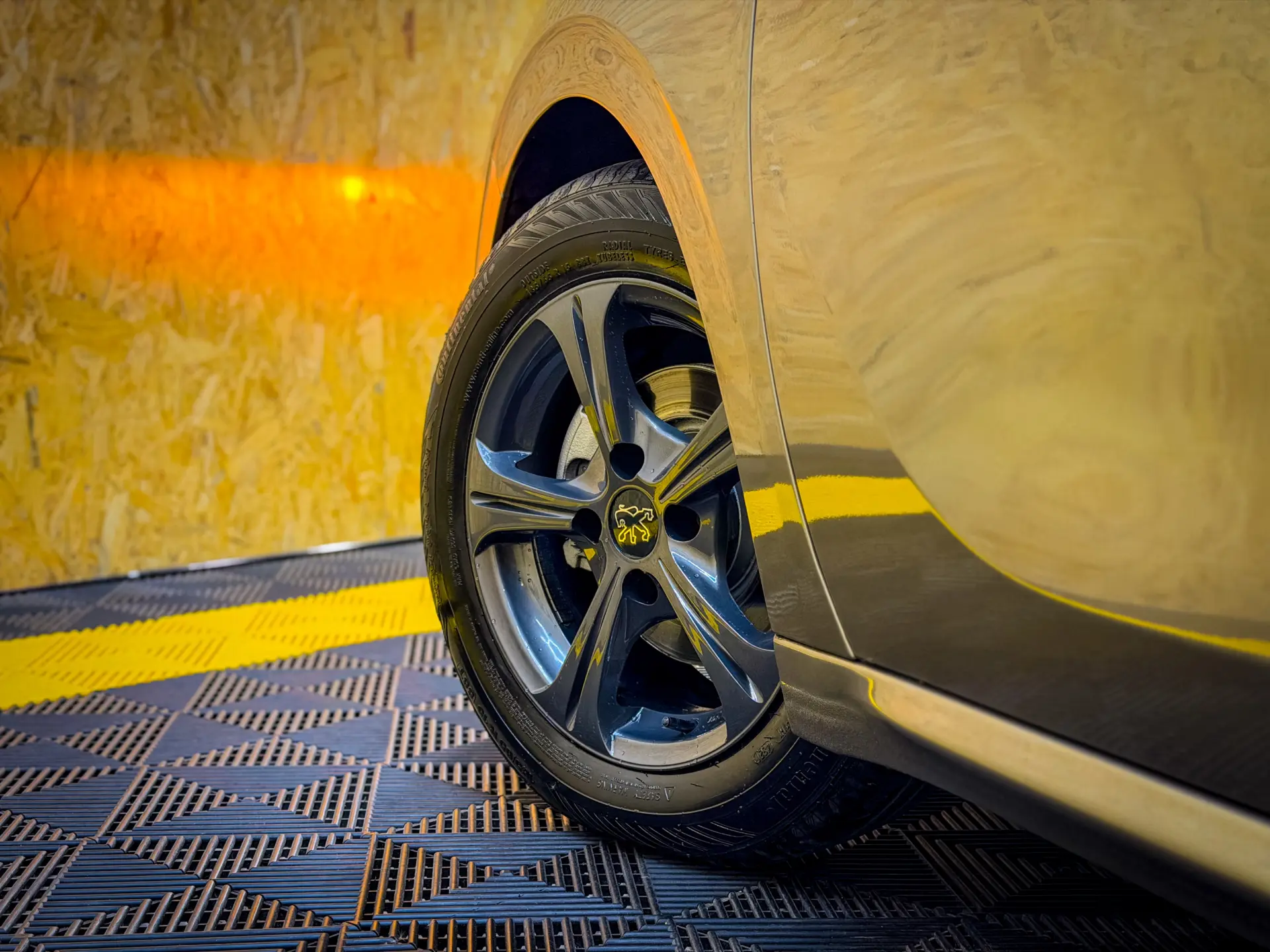 Peugeot 208 1.6 e-HDi SE Style 8