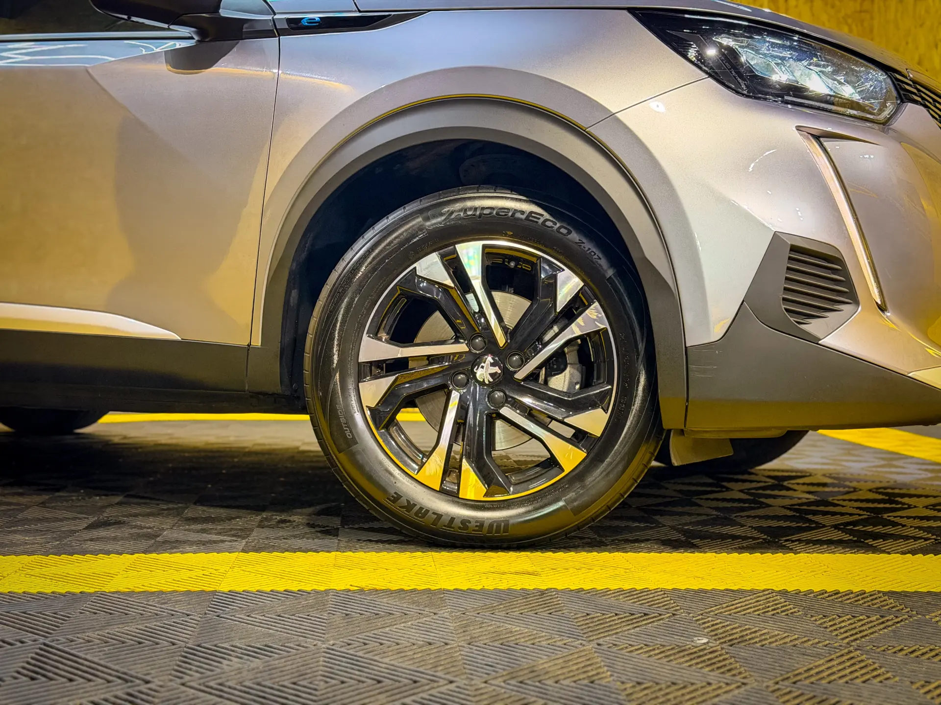 Peugeot 2008 Allure 5