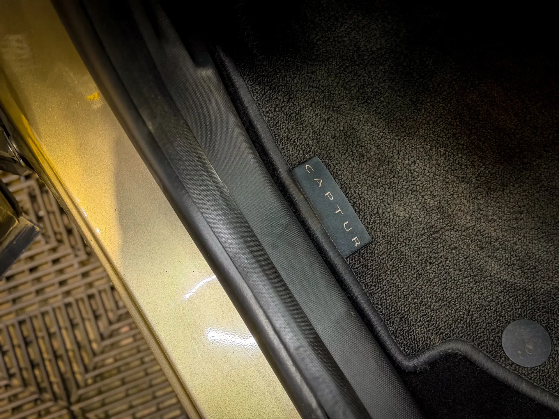 Renault Captur 1.0 TCe Intens 36