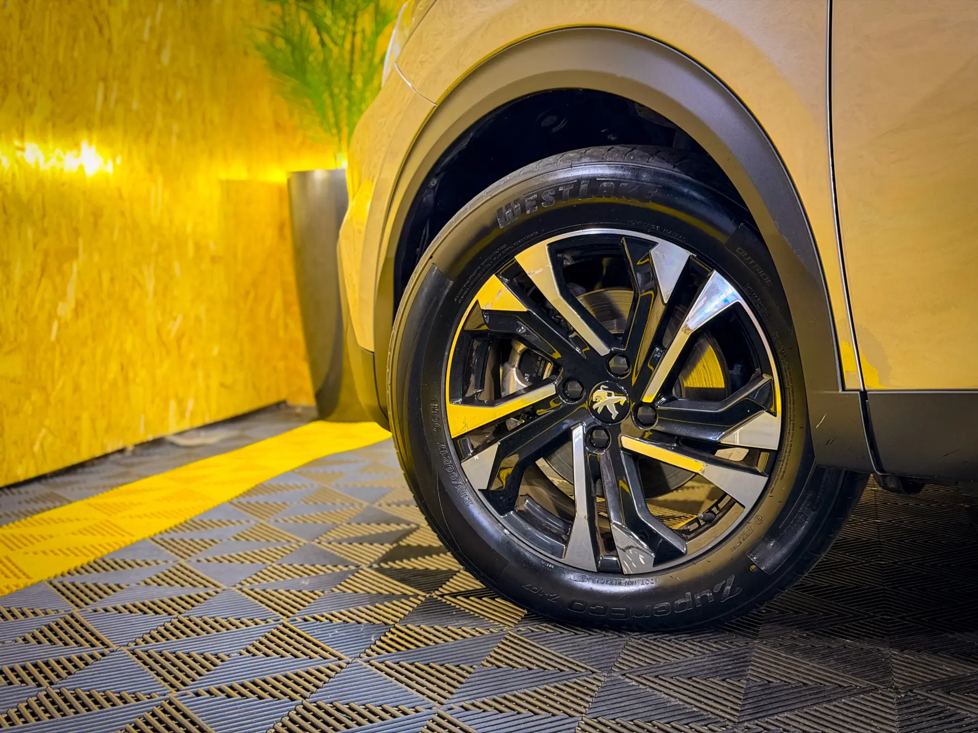 Peugeot 2008 Allure 44