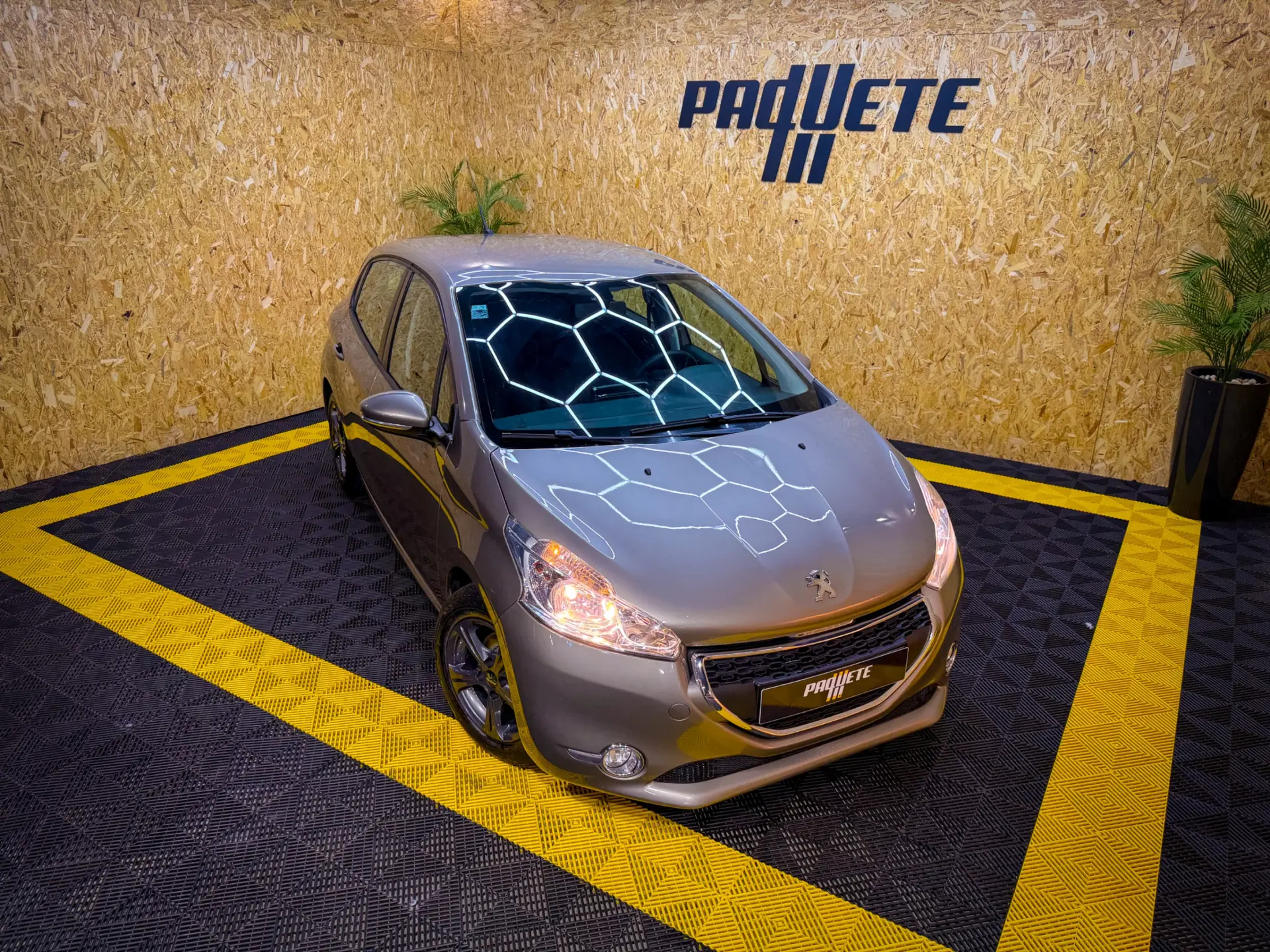 Peugeot 208 1.6 e-HDi SE Style 4