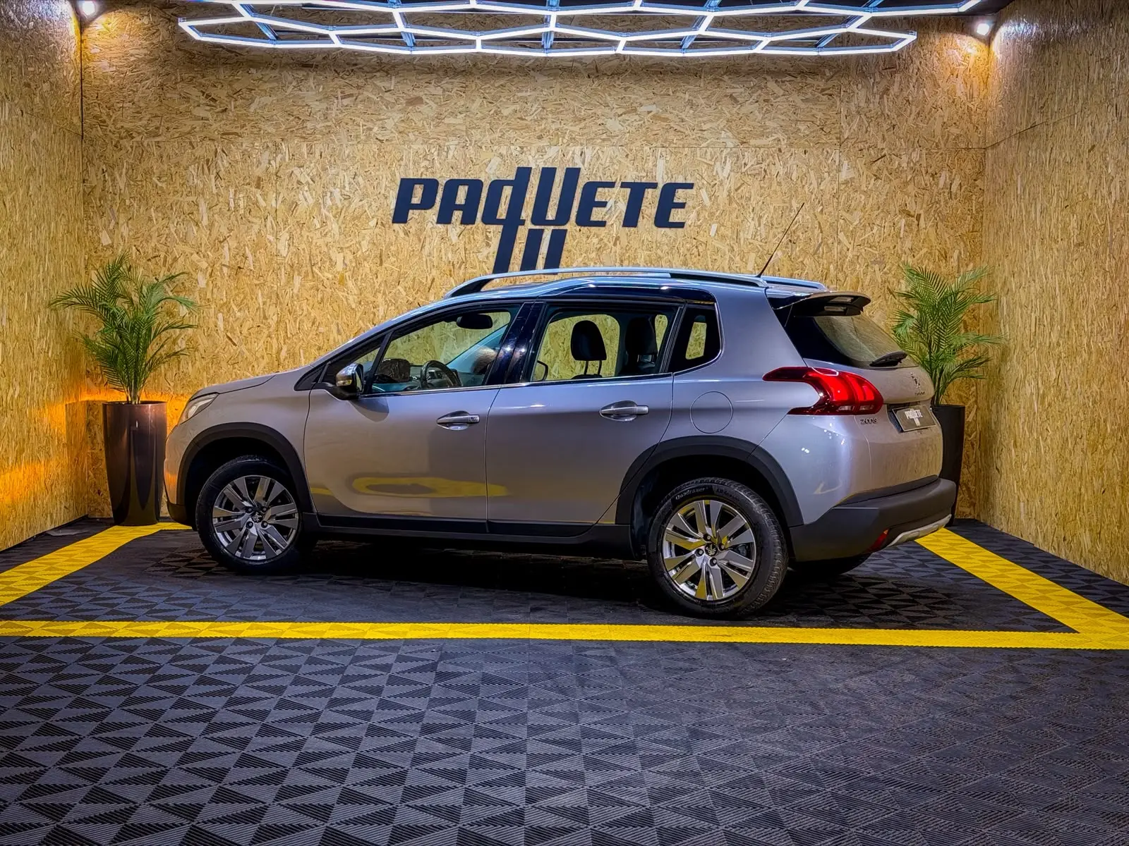 Peugeot 2008 1.6 BlueHDi Allure 21