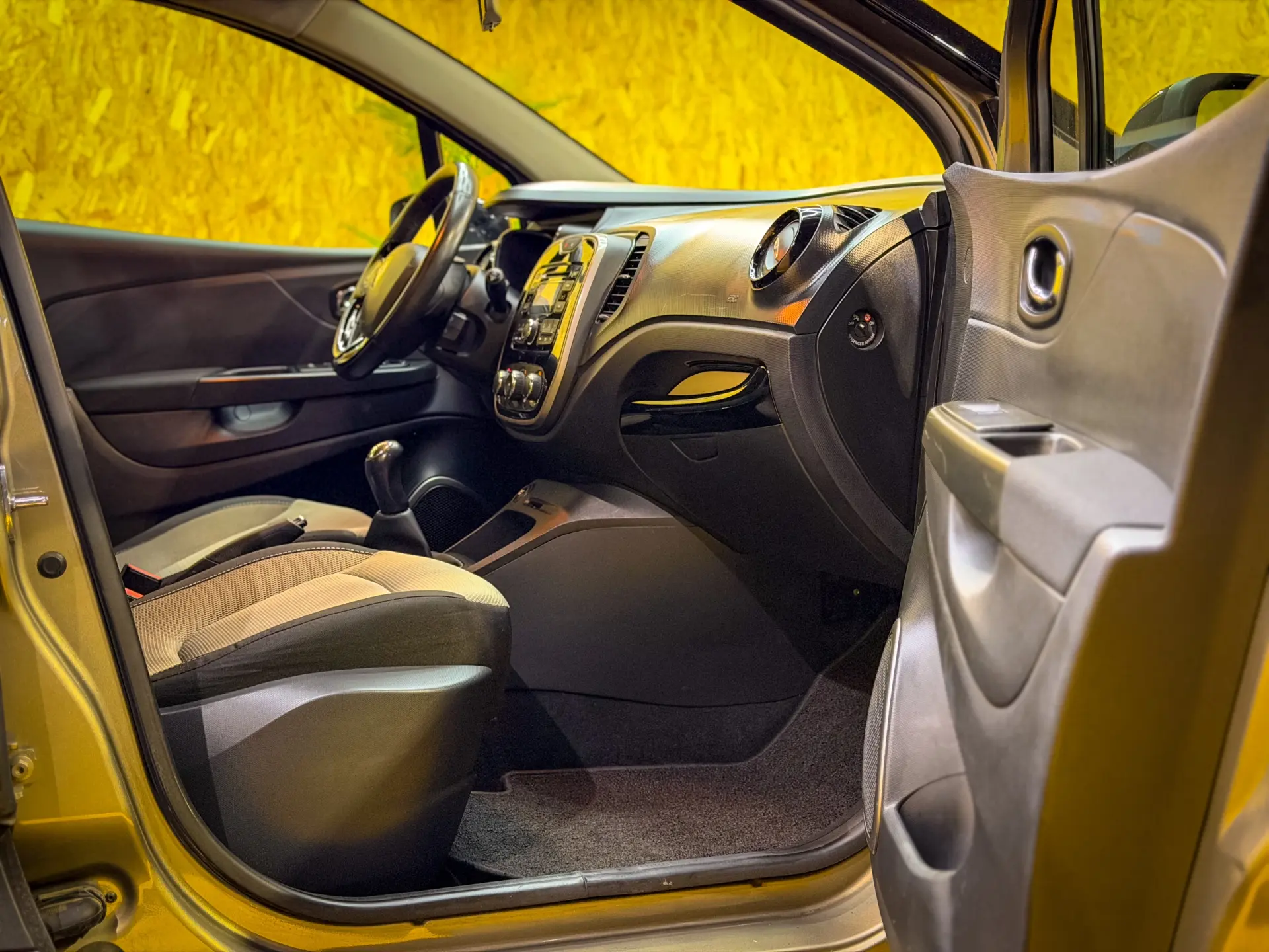 Renault Captur 1.0 TCe Intens 7