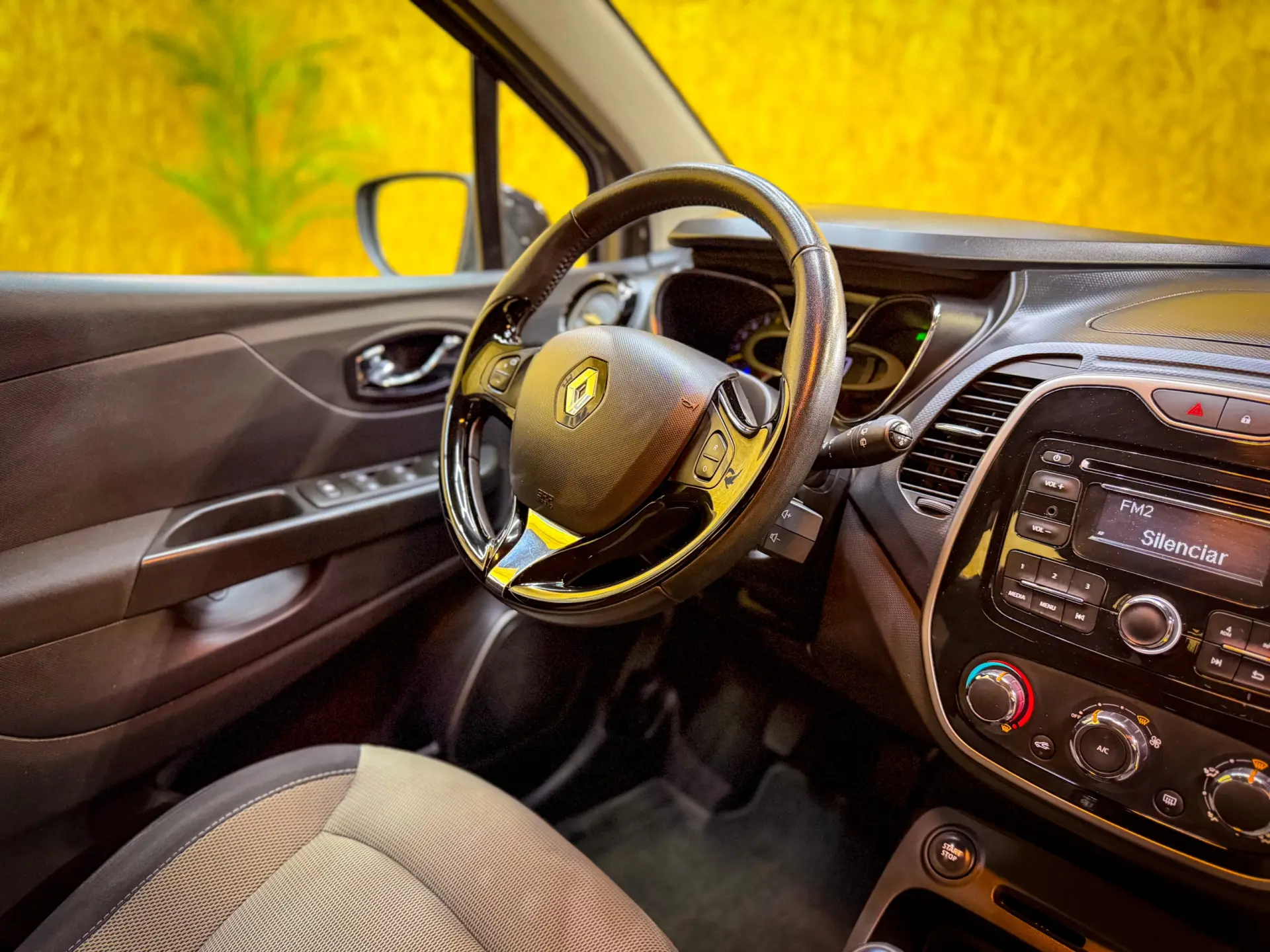 Renault Captur 1.0 TCe Intens 12