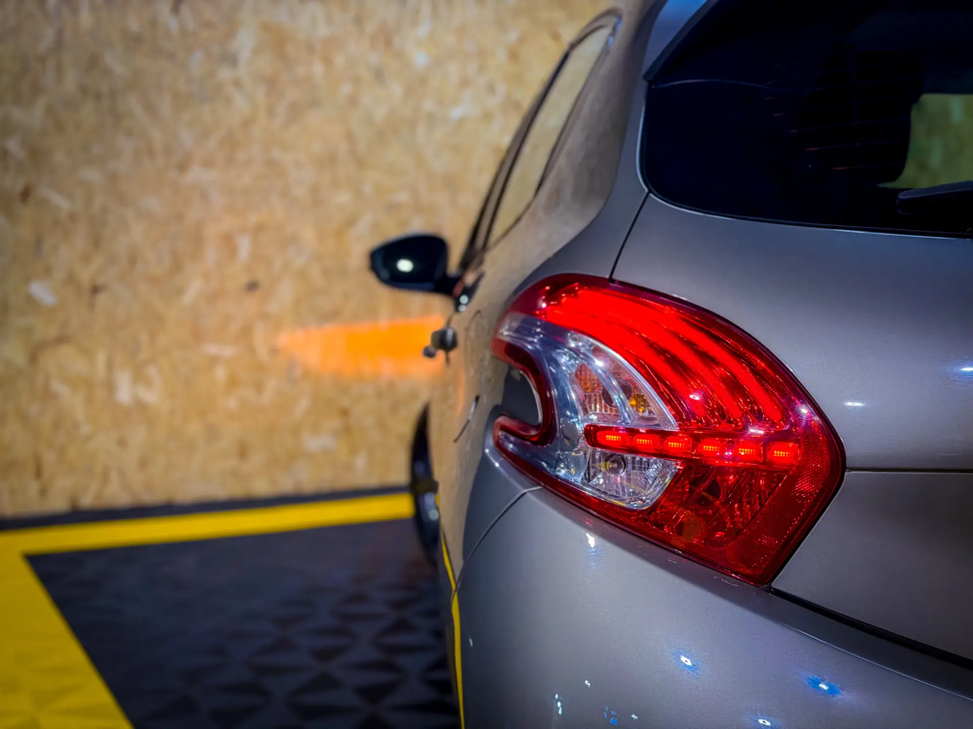 Peugeot 208 1.6 e-HDi SE Style 28