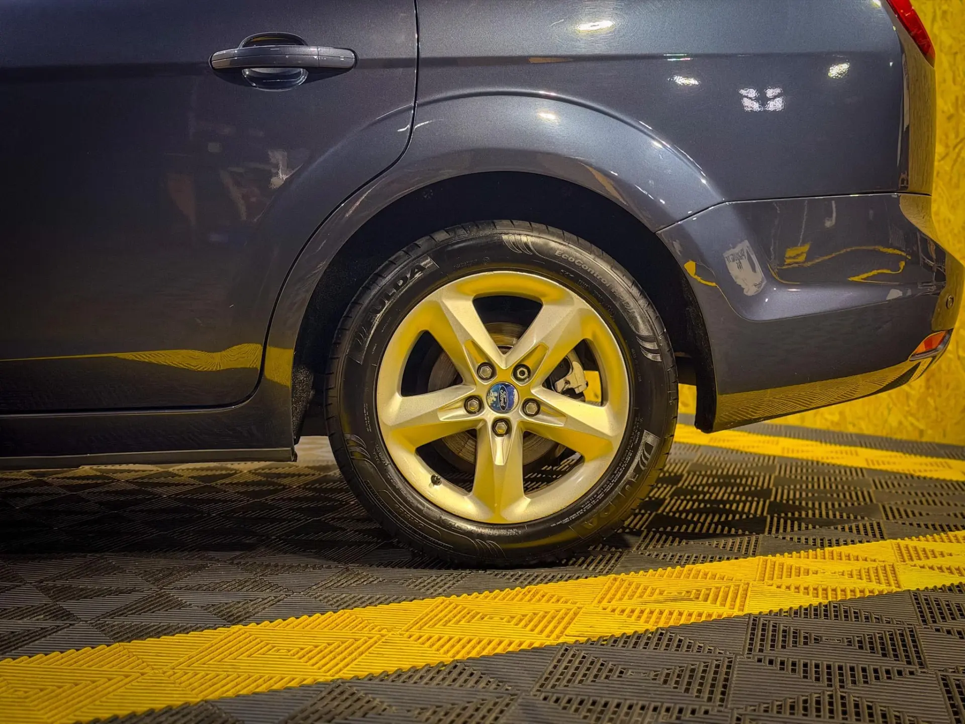 Ford Focus SW 1.6 TDCi Ghia 23