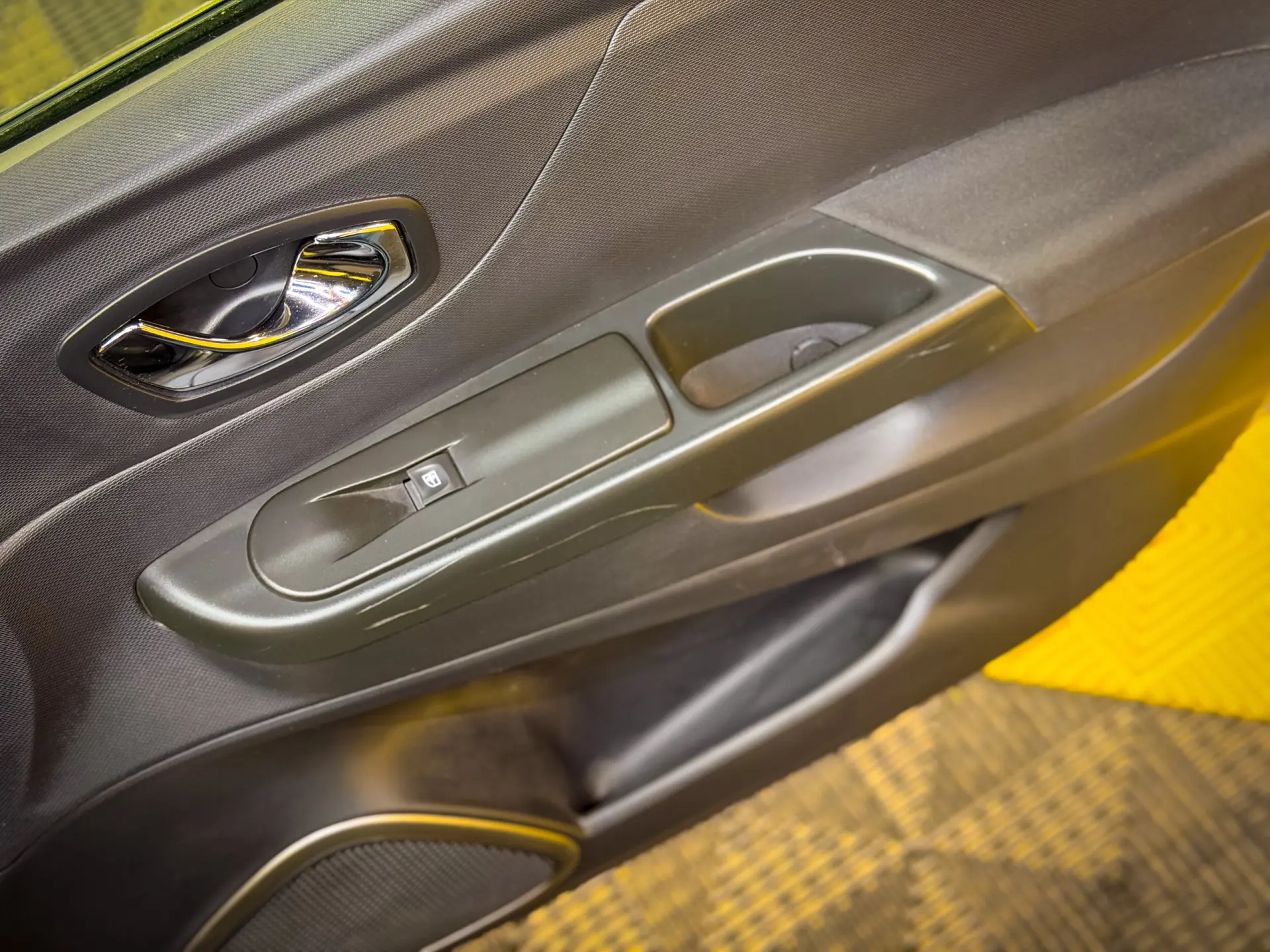 Renault Captur 1.0 TCe Intens 11