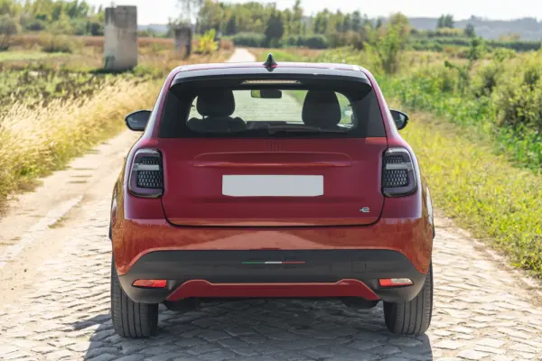 Fiat 600e 54 kWh (RED) 13