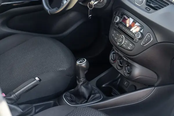 Opel Corsa 1.4 Edition FlexFuel 14