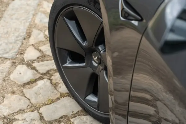 Tesla Model 3 Standard Range Plus RWD 5