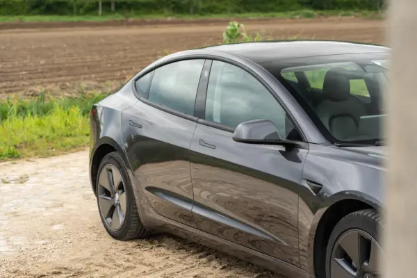 Tesla Model 3 Standard Range Plus RWD 17