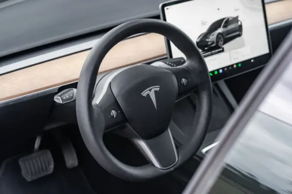 Tesla Model 3 Standard Range Plus RWD 19