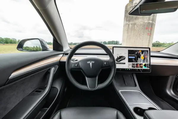Tesla Model 3 Standard Range Plus RWD 33