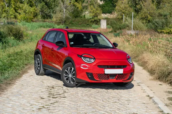 Fiat 600e 54 kWh (RED) 1