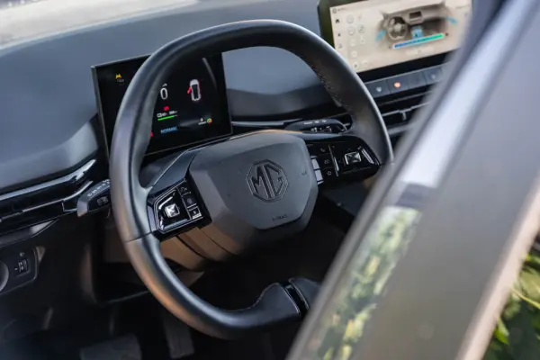MG MG4 64 kWh Comfort 17