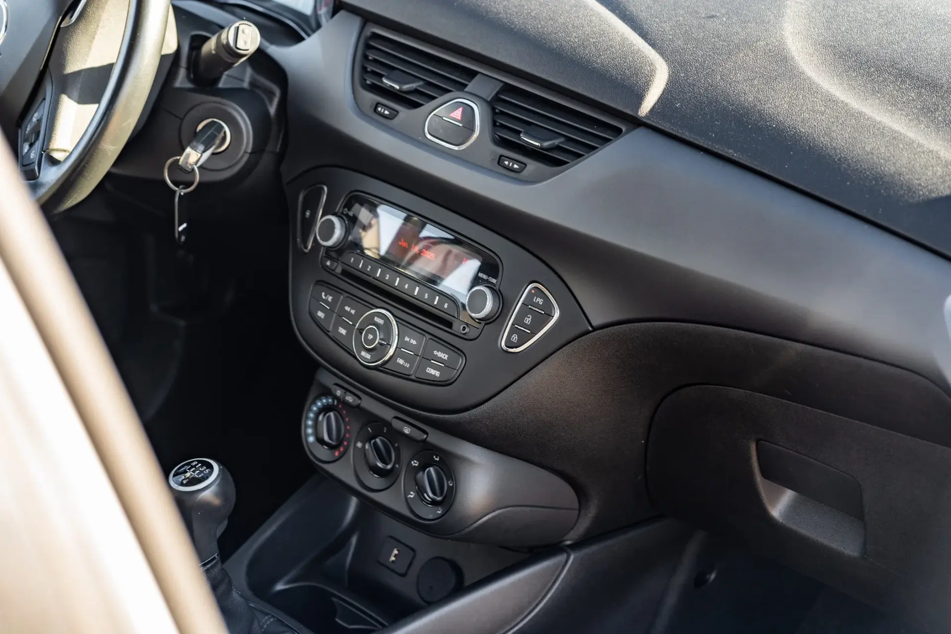 Opel Corsa 1.4 Edition FlexFuel 12