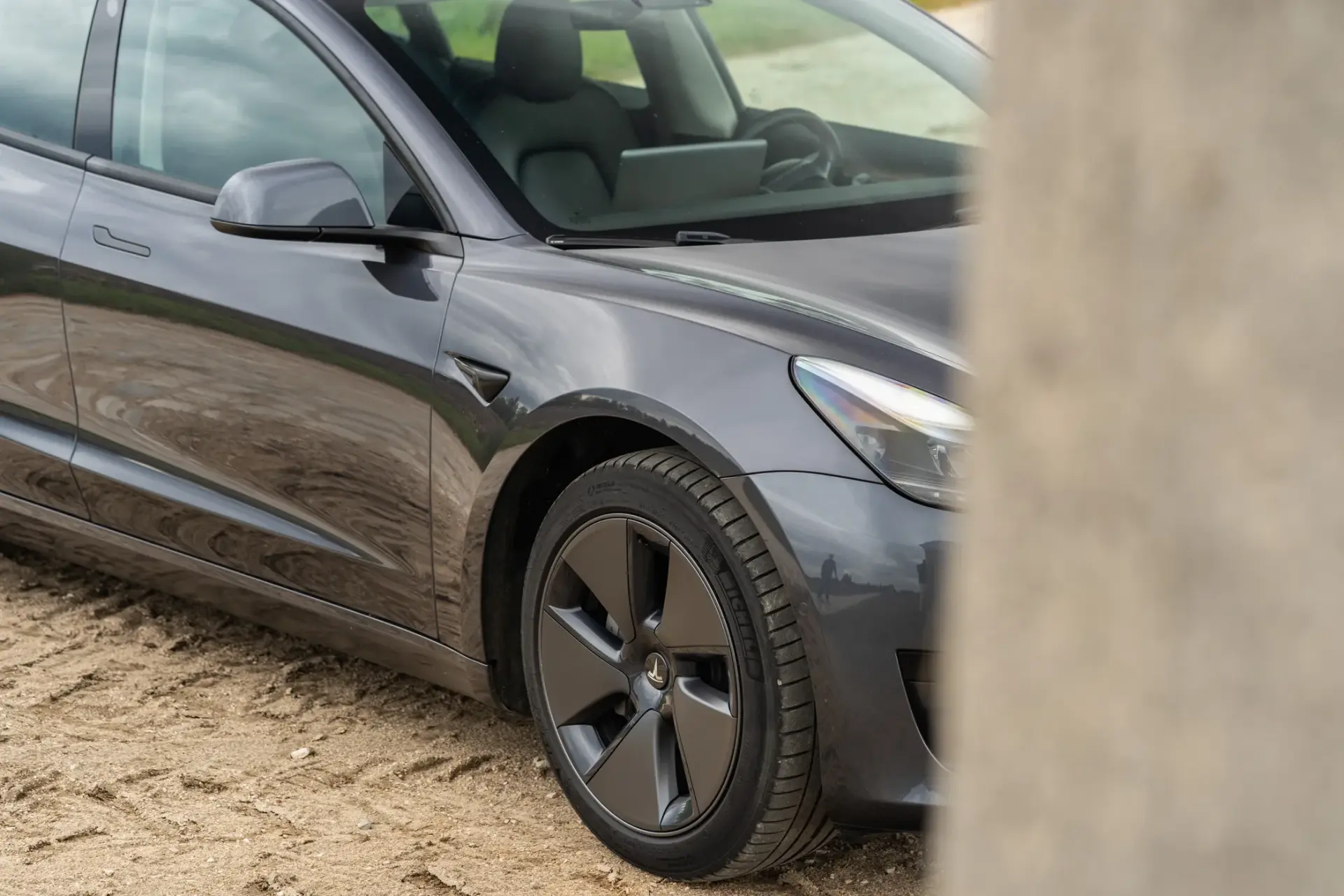 Tesla Model 3 Standard Range Plus RWD 16