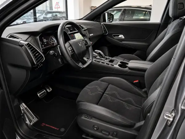 DS DS7 Crossback E-Tense Performance Line+ EAT8 2
