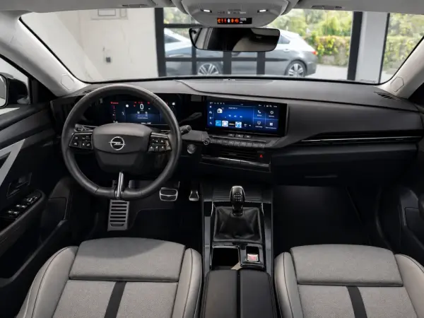 Opel Astra 1.5 D Elegance 2