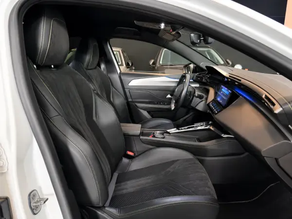 Peugeot 308 1.6 Hybrid GT Pack e-EAT8 4
