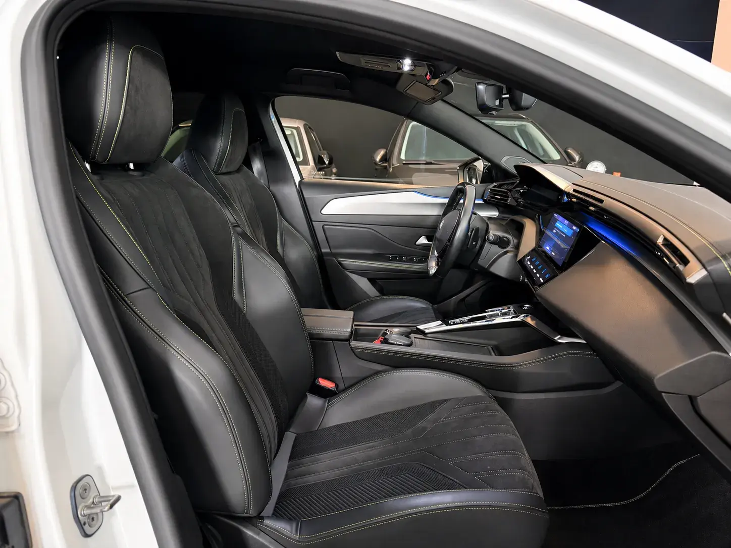 Peugeot 308 1.6 Hybrid GT Pack e-EAT8 4