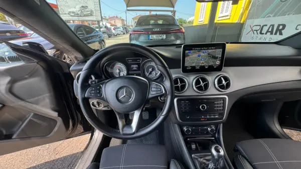 Mercedes-Benz CLA 200 d Shooting Brake Urban 46