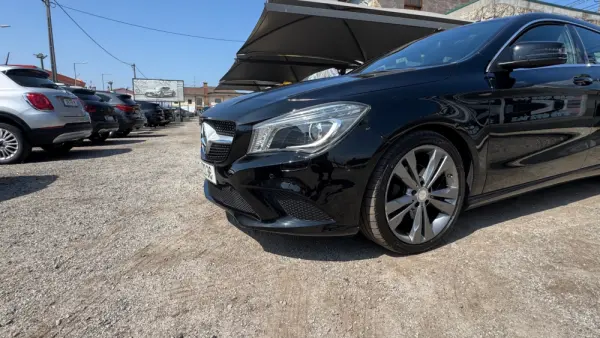 Mercedes-Benz CLA 200 d Shooting Brake Urban 4