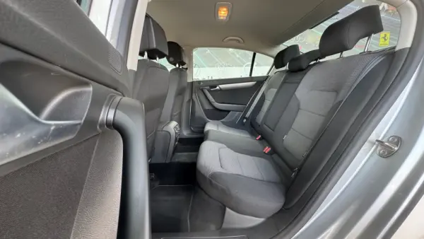 Volkswagen Passat 1.6 TDI BlueMotion 20