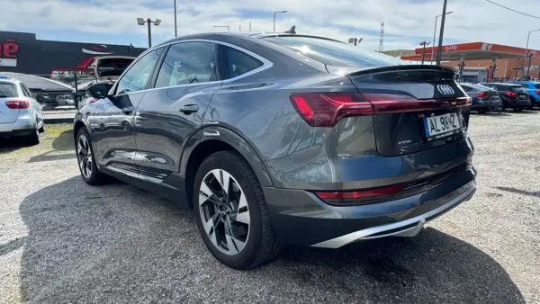 Audi e-tron Sportback 55 quattro S line 11