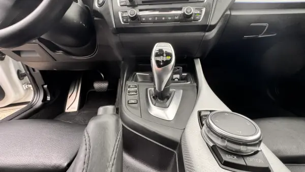 BMW 120 d Pack M Auto 37