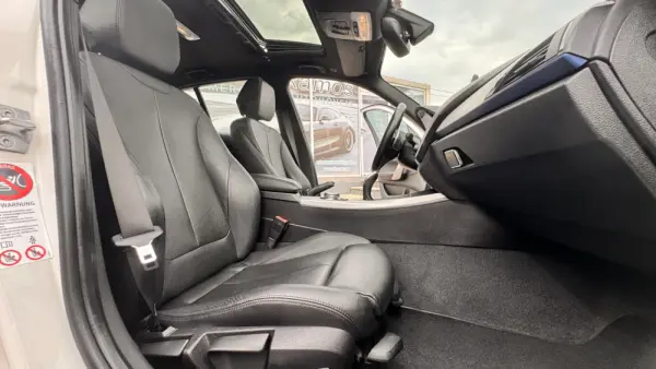 BMW 120 d Pack M Auto 42
