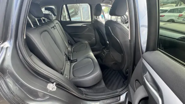 BMW X1 16 d sDrive Line Sport 21