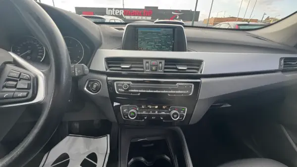 BMW X1 16 d sDrive Line Sport 34
