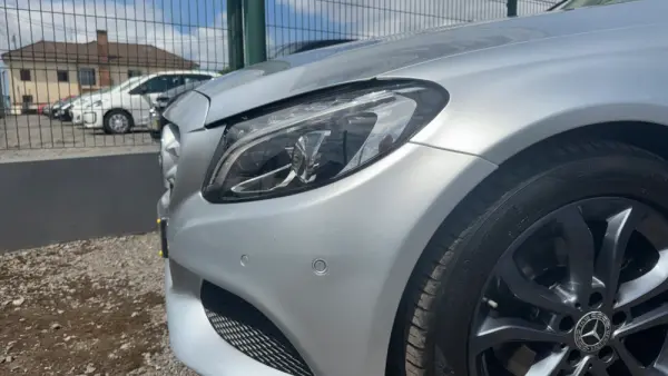 Mercedes-Benz C 200 d Avantgarde Aut. 52