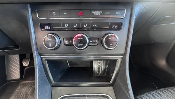 SEAT Leon 1.6 TDI Reference Ecomotive 25