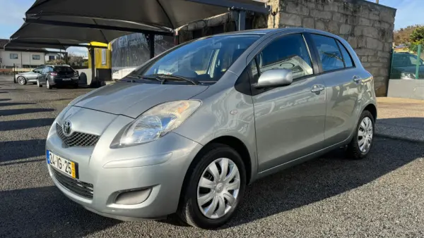 Toyota Yaris 1.0 VVT-i Comfort+AC 2