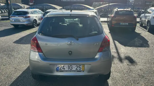 Toyota Yaris 1.0 VVT-i Comfort+AC 8