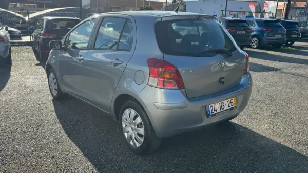 Toyota Yaris 1.0 VVT-i Comfort+AC 10