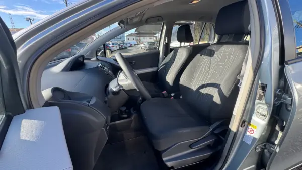 Toyota Yaris 1.0 VVT-i Comfort+AC 13