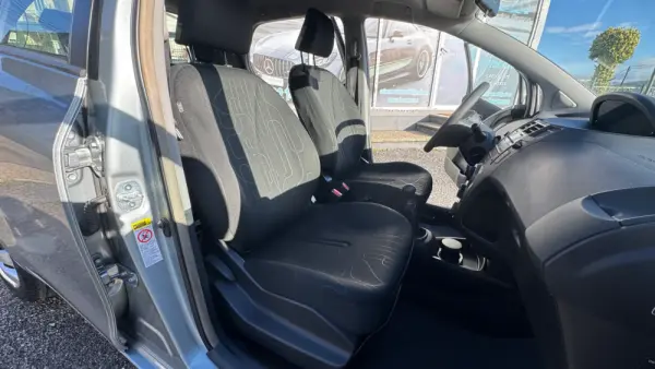 Toyota Yaris 1.0 VVT-i Comfort+AC 19