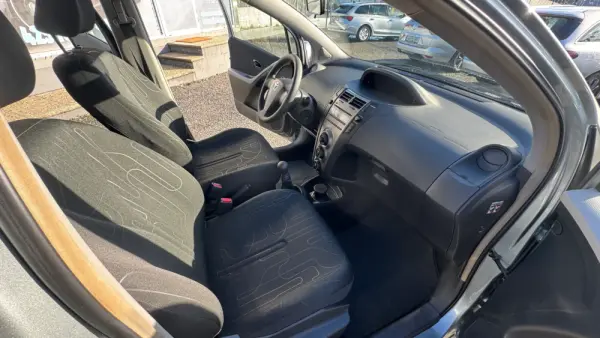 Toyota Yaris 1.0 VVT-i Comfort+AC 20