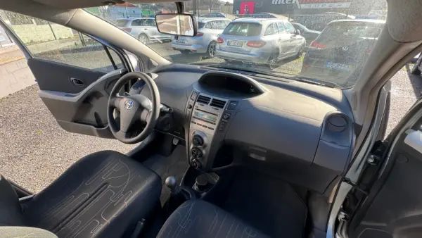 Toyota Yaris 1.0 VVT-i Comfort+AC 21