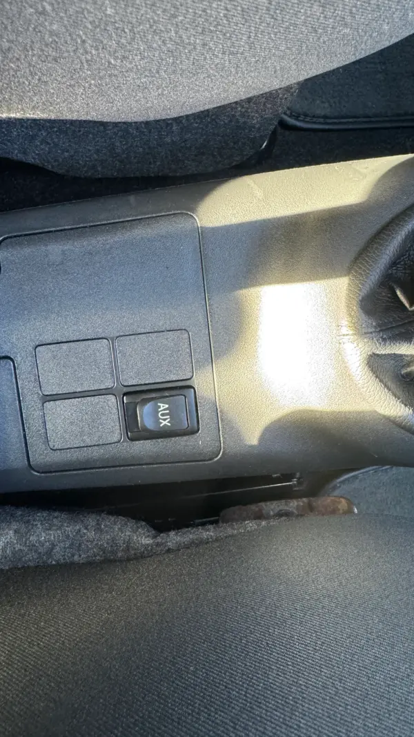 Toyota Yaris 1.0 VVT-i Comfort+AC 33
