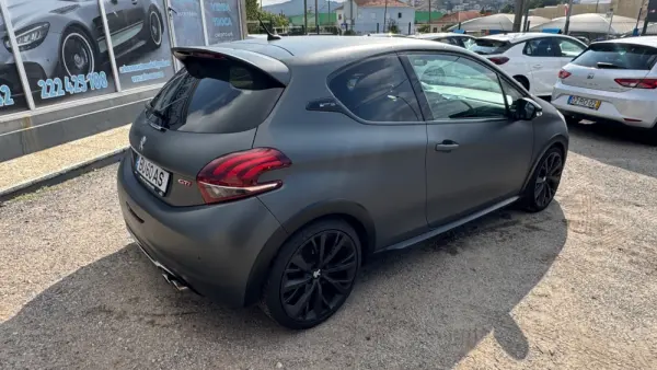 Peugeot 208 1.6 e-THP GTi by Sport 7