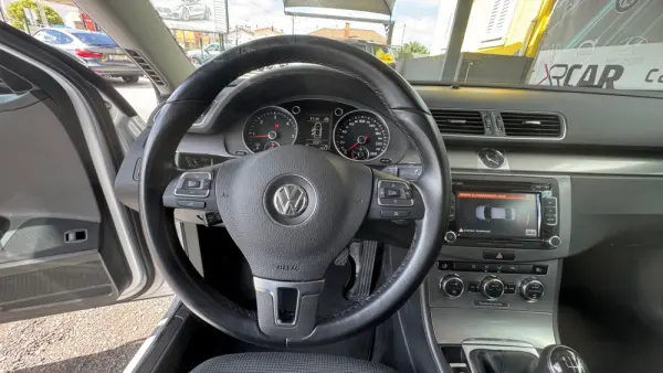 Volkswagen Passat 1.6 TDI BlueMotion 26