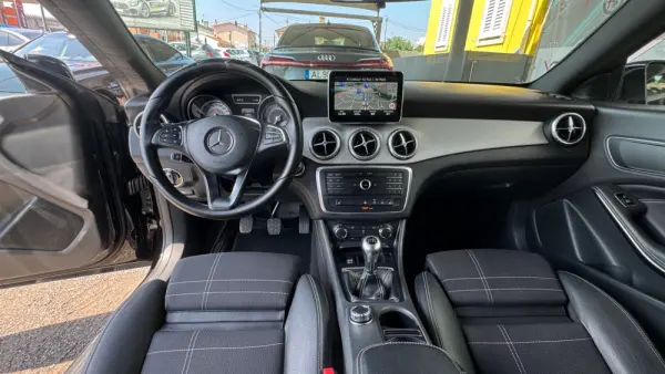 Mercedes-Benz CLA 200 d Shooting Brake Urban 33
