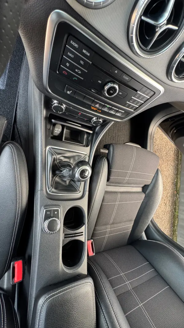 Mercedes-Benz CLA 200 d Shooting Brake Urban 48