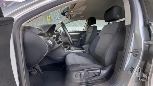 Volkswagen Passat 1.6 TDI BlueMotion 14